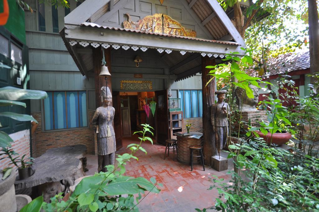 Ayutthaya Bouchic Hostel Exterior foto