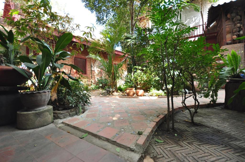 Ayutthaya Bouchic Hostel Exterior foto